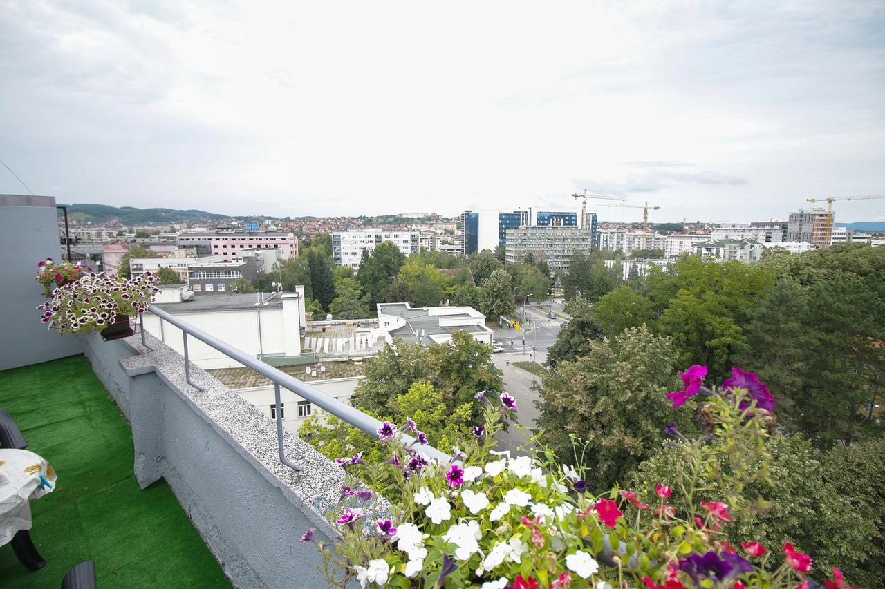 Apartman Penthaus U Strogom Centru Banja Luke バニャ・ルカ エクステリア 写真